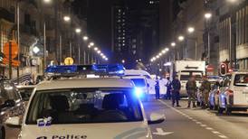Policía mata a hombre que atacó con cuchillo a soldados en Bruselas