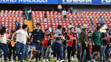 Suman 26 heridos por violencia en partido de fútbol de México  