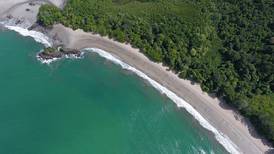 Amigos lanzan sitio web que invita a explorar 200 playas ticas