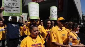  Empleados de Walmart marchan por más sueldo y poder agruparse en sindicatos