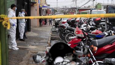 De al menos cinco balazos asesinan a un sujeto en taller de motos en barrio La Cruz
