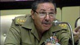 Partido Comunista llama a congreso en abril para aprobar retiro de Raúl Castro