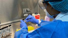 Contraloría autoriza compra urgente de más de medio millón de pruebas PCR para detectar covid-19