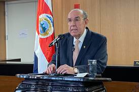 Arias afirma que insinuaciones para disolver comisión investigadora vinieron de terceros