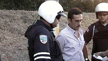 Condena en ausencia frena deportación de exguerrillero