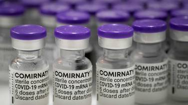 Comisión Nacional de Vacunación ve difícil venta de vacuna contra covid-19 en comercios a corto plazo