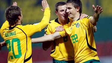 Lituania derrota a Letonia en la eliminatoria europea hacia Brasil