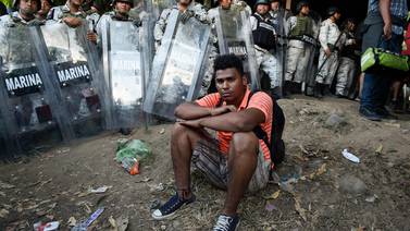 Gobierno de México despliega amplio control de seguridad ante llegada de caravana de centroamericanos