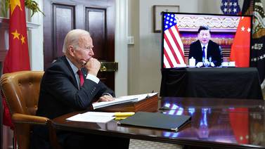 Xi Jinping insta a Joe Biden a trabajar juntos por la paz mundial en llamada sobre Ucrania