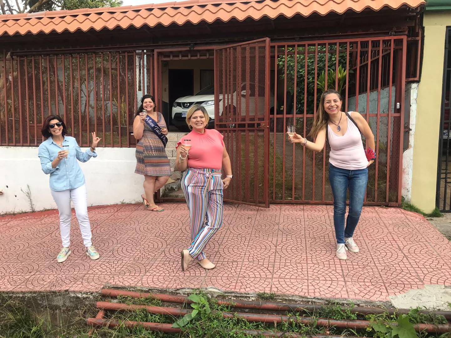 Betsy Rojas, Doriam Díaz, Carol Cordero y Sandra Zumbado integran el equipo de 'Nueva Normalidad', programa que se transmite por Facebook Live. Fotografía: Cortesía