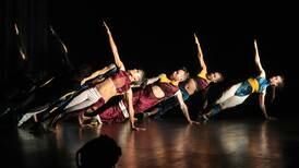 Crítica de danza de 'Historia repitiéndose': Danza cerebral y lúdica
