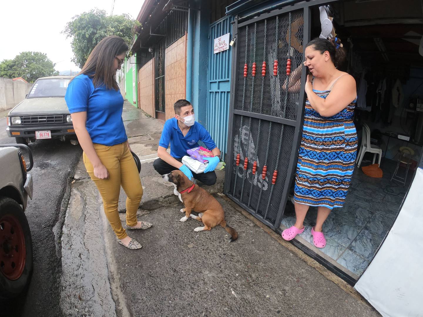Memorial Pets, por medio de la campaña “Una Pata Amiga”, realizó una donación de 130 kg de alimento para mascotas a familias afectadas por esta crisis