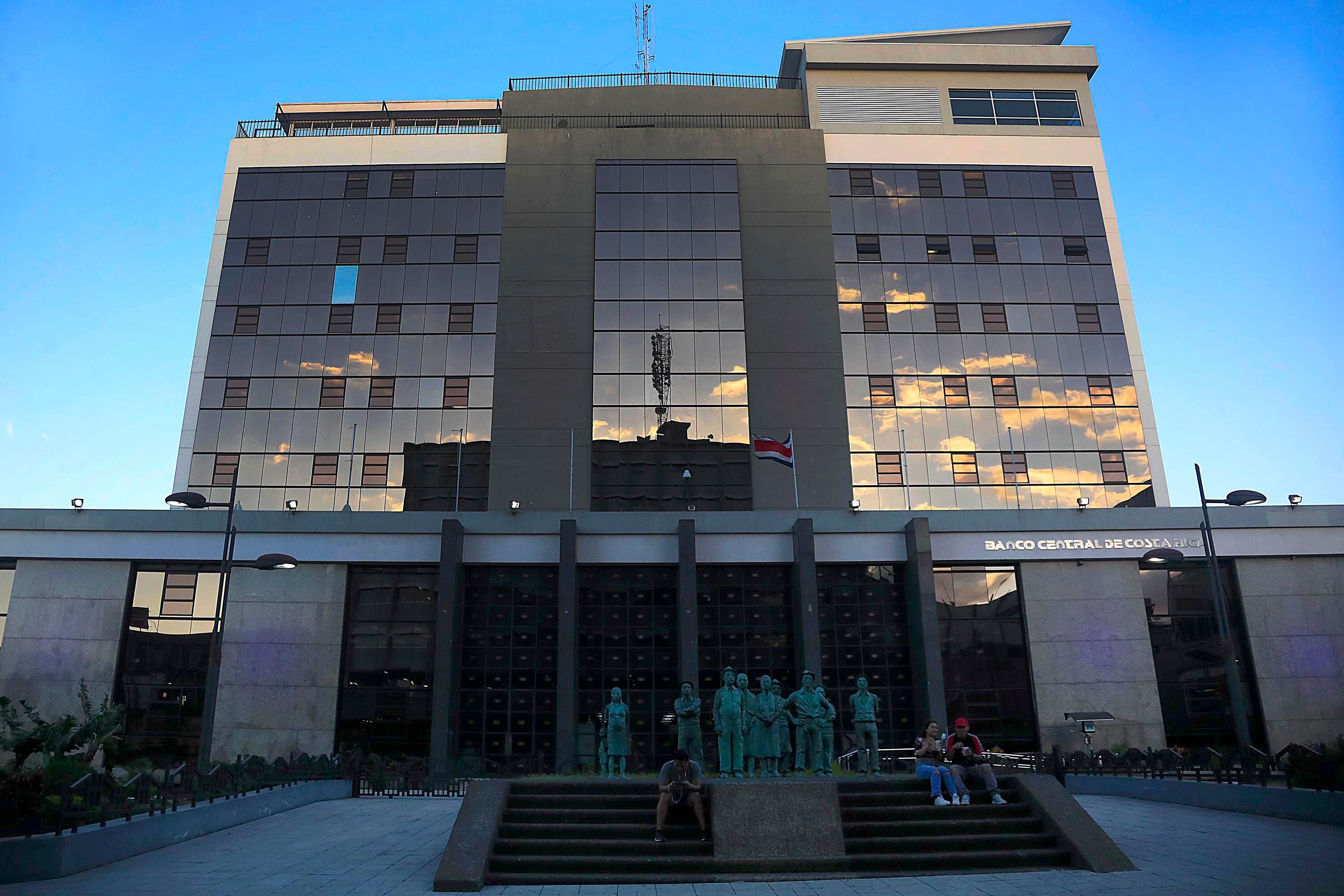La Procuraduría General de la República confirmó que las superintendencias financieras y el Conassif cuentan con una alta libertad operativa respecto al Banco Central, en su administración.