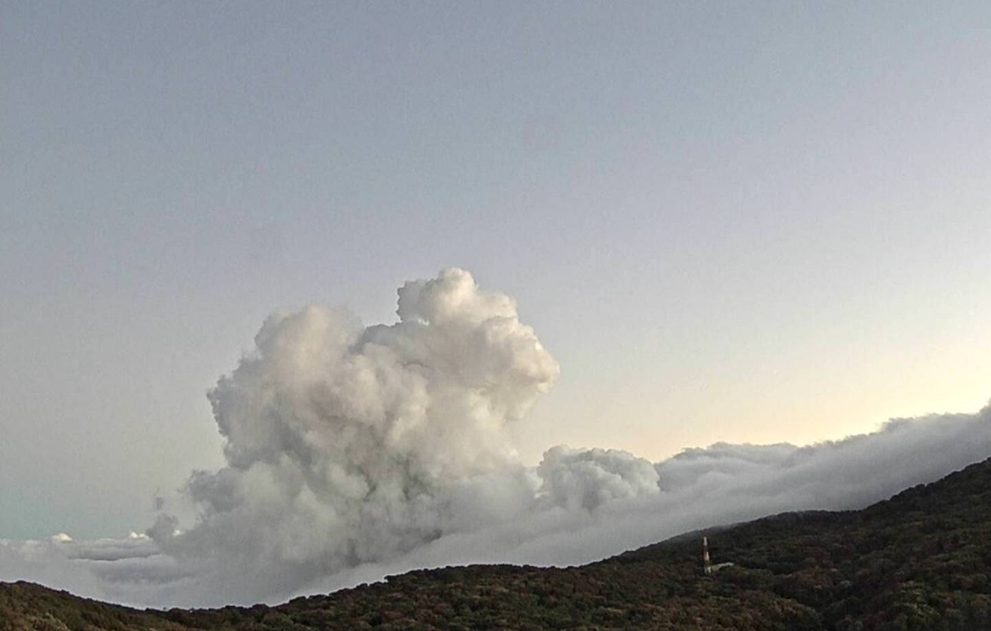 Este jueves el Poás tuvo la erupción de gases más fuerte desde el 2019. La CNE dio a conocer las restricciones que rigen para el acceso de turistas. Foto: Ovsicori.