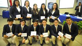 ‘Selección’ colegial de Costa Rica parte a feria mundial de Intel ISEF