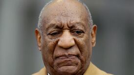 Bill Cosby agredió sexualmente a adolescente hace casi 50 años, determina jurado