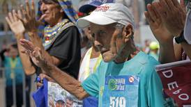 ¡Atleta de 92 años lo logró! Completó los 21 km en la Maratón de San José