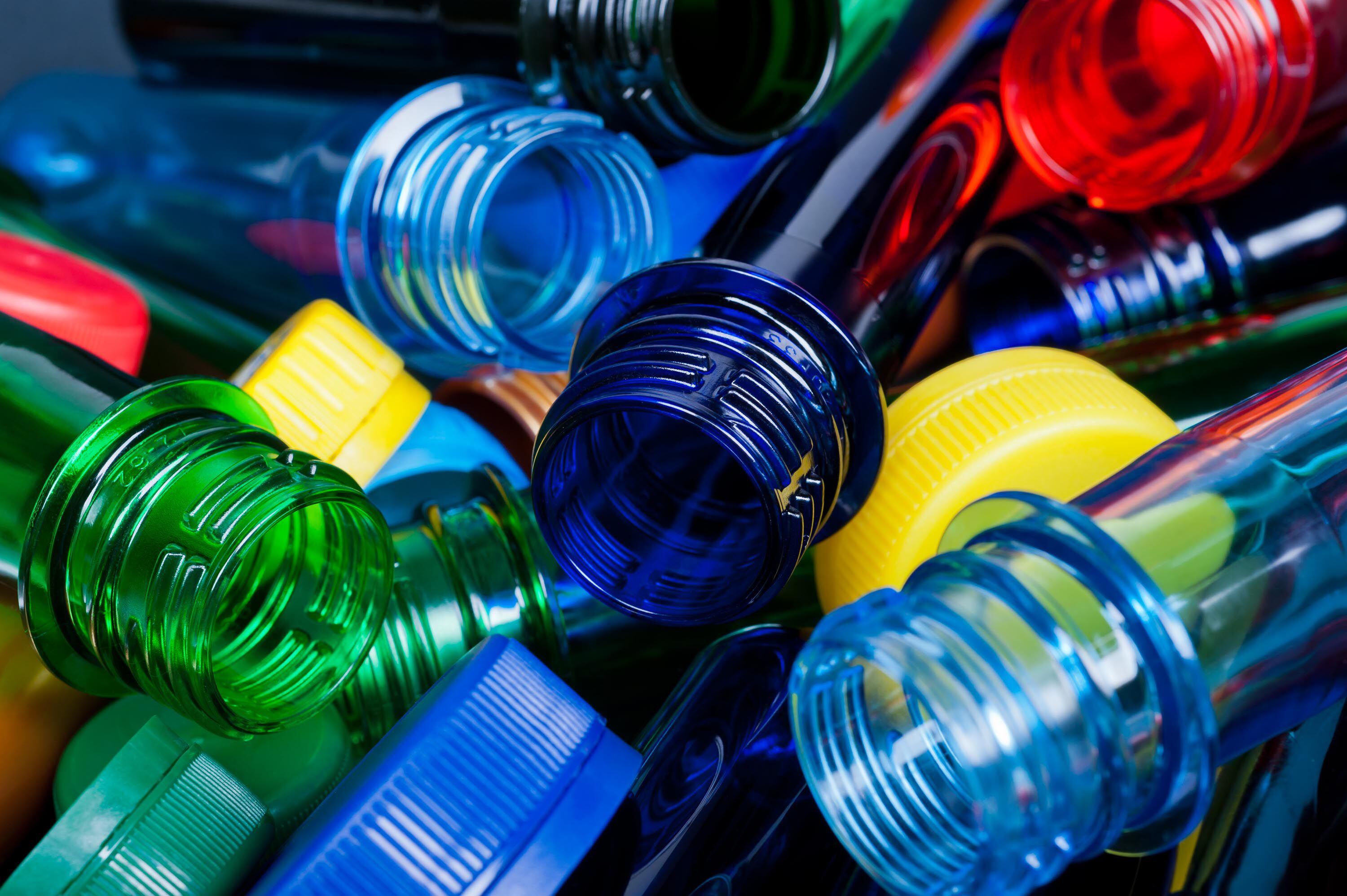 Cantidad total de plástico en los océanos aumentó un 50% en los últimos cinco años. 