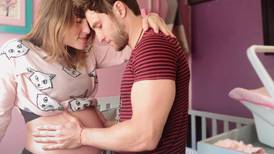 Actor tico Gary Centeno y su novia, actriz de ‘El Señor de los Cielos’, cuentan cómo viven su embarazo en plena pandemia en México