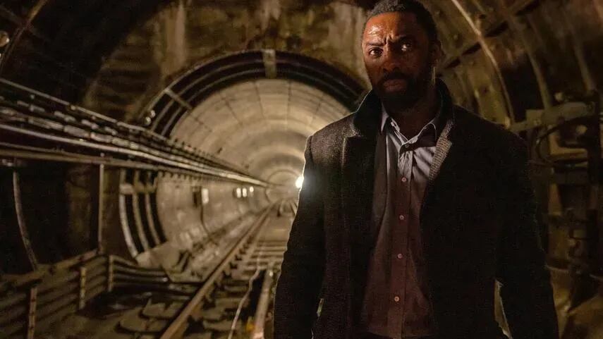 El gran actor Idris Elba protagoniza 'Luther', filme que da seguimiento a la serie de tv londinense. Foto: Netflix