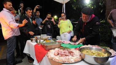Chefs ticos se preparan para Concurso Internacional de Paella Valenciana