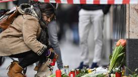 Ataques racistas con saldo de nueve muertes conmocionan a Alemania