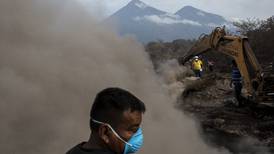 Volcán de Fuego vuelve inhabitables tres pueblos en Guatemala 