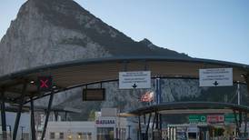 Gibraltar confina su territorio y teme que aumento de casos sea por nueva cepa de covid-19