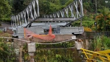 Lanamme confirma daño reciente en bastión de puente Negro de Orosi