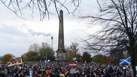 Decenas de miles marchan en Glasgow para exigir ‘justicia climática’ a la COP26