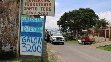 Ferretería y vivienda en Turrialba allanadas por venta de combustibles aparentemente robados