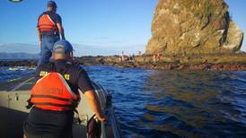 Nueve náufragos nadaron hasta islote para salvar sus vidas en Guanacaste