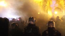 Tres noches de protestas contra reforma a ley laboral en Hungría