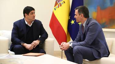 Expresidente Carlos Alvarado conversa con Pedro Sánchez, presidente de España, sobre cambio climático