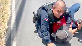Golpiza de policías a fotógrafo de ‘Extra’ desata repudio en organizaciones de periodistas 