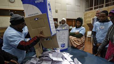 Sudáfrica vota en masa para elegir un nuevo Parlamento
