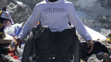 Australiano en silla de ruedas conquista campo base del Everest
