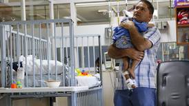 Papás de niños enfermos piden  licencia para cuido  