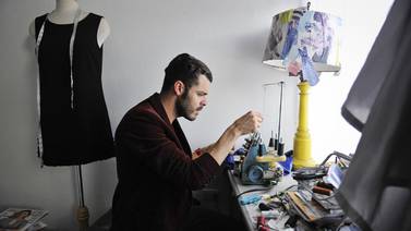  Diseñador costarricense Edwin Ramírez lleva su trabajo al Fashion Rose