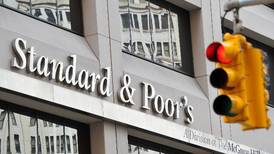 Standard  &amp;  Poor’s advierte riesgo al país por su alto déficit fiscal