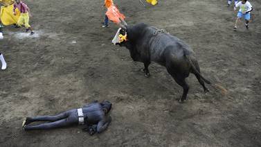  Crónica de la última corrida taurina de Zapote: dos ‘batman’ en la arena