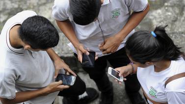 Más de 9.000 alumnos de colegios de Guanacaste se conectan con  Internet veloz