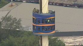 50 pasajeros quedaron atrapados en 'Sky Tower' del parque SeaWorld Orlando
