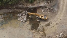 Minae ordena a empresa suspender explotación minera en ríos Reventazón y Agua Caliente