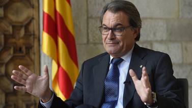 Canciller  de España llama a los   catalanes a   ‘no tirarse del puente’