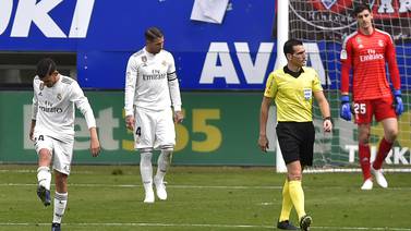 El Real Madrid cae goleado 3-0 por el Eibar en la primera derrota de Santiago Solari