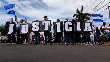 Nicaragua vuelve a diálogo después de día de paro con violencia en las calles