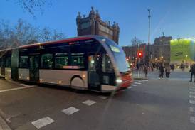¿Cómo ir del aeropuerto de Barcelona al centro y cómo usar el transporte público?