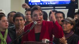  Candidata presidencial opositora Xiomara Castro  demanda recuento de votos en Honduras