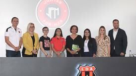 ‘Juntas por más’: Alajuelense impulsa el camino hacia la profesionalización del fútbol femenino
